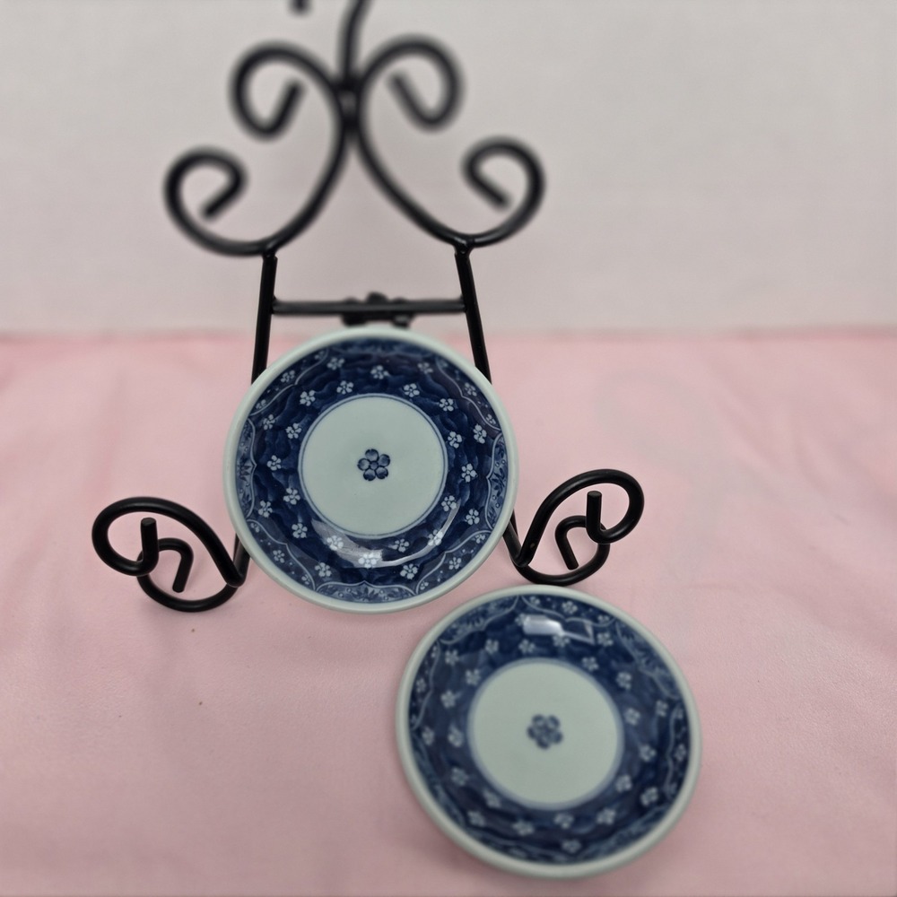 Vintage Arita Japan Blue White Porcelain Small Dishes Set of 2 Butter Pats 3.5" - Picture 2 of 4